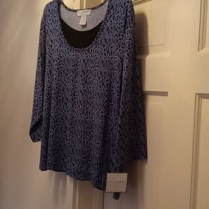 NEW.  WOMEN'S STRETCH BLUE AND BLACK TOP WITH 3/4 SLEEVES BY SAG HARBOR